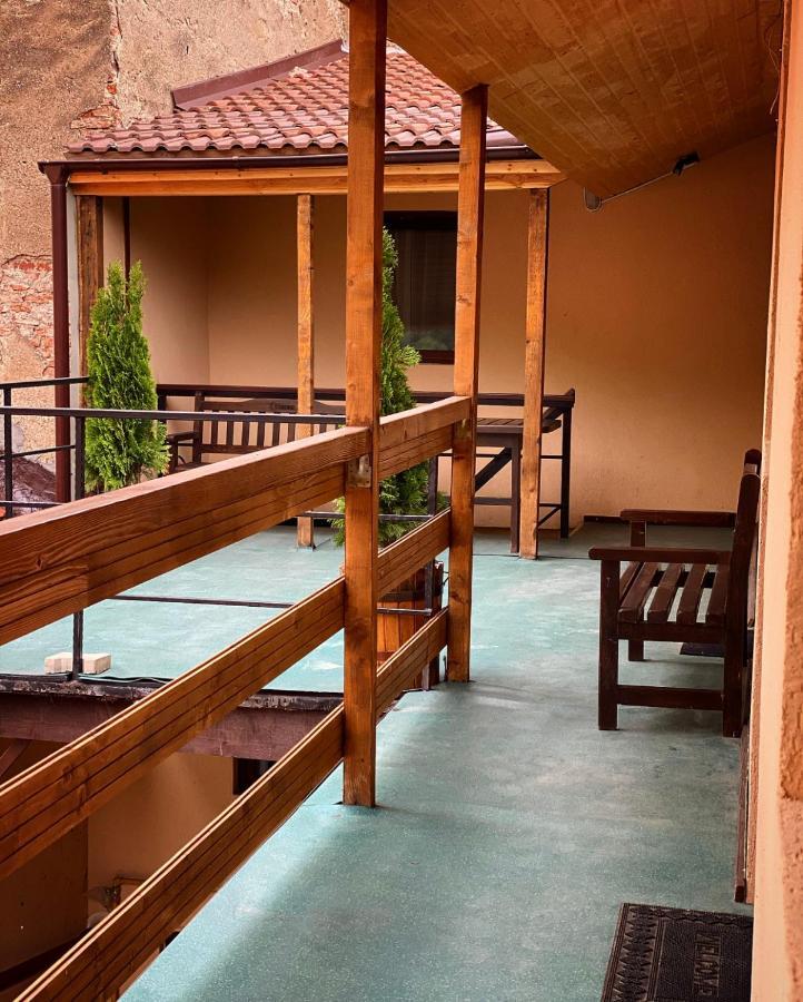 Ullysses Guest House บราชอฟ ภายนอก รูปภาพ