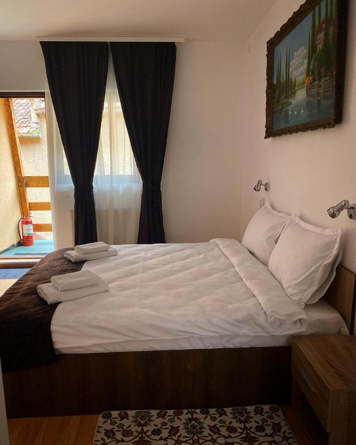 Ullysses Guest House บราชอฟ ภายนอก รูปภาพ