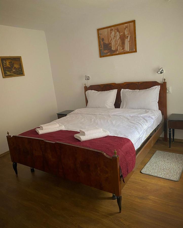 Ullysses Guest House บราชอฟ ภายนอก รูปภาพ